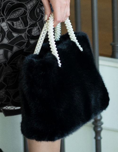 [anatelier] pearl handle fur bag